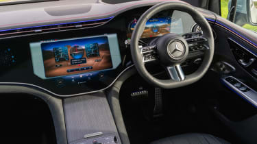 Mercedes EQE 350 SUV - dash